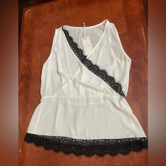 NWT Pleione Lace-trimmed Peplum Blouse Women’s Size M Surplice Neck White - Picture 7 of 16